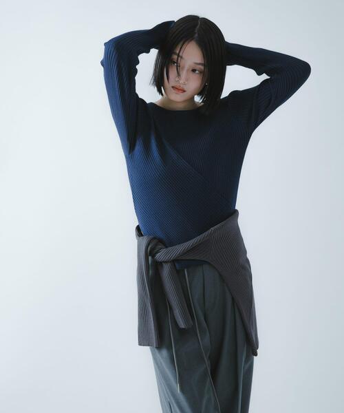 SENSE OF PLACE by URBAN RESEARCH(センスオブプレイスバイアーバンリサーチ)の「『洗濯可/防花粉』SKINProofアシメヘムボートネックセーター(ニット/セーター・レディース・ネイビー/チャコールグレー/ピンク/アイボリー・ONE)」の21枚目の写真