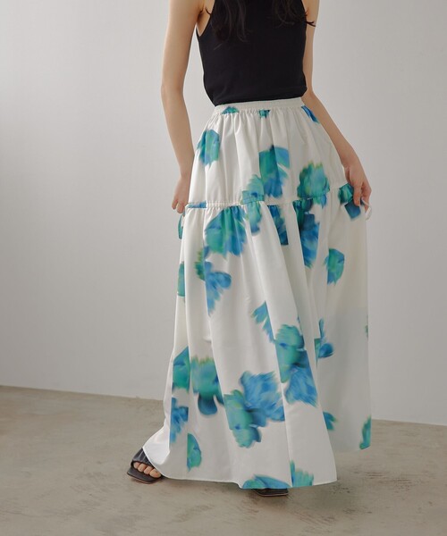 EMMEL REFINES（エメルリファインズ）の「＜EMMEL REFINES＞EM ビッグフラワー ギャザー フレアスカート（スカート・レディース・オフホワイト/ブラック・XS/S/M）」の3枚目の写真