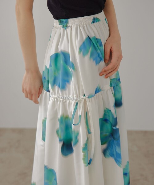 EMMEL REFINES（エメルリファインズ）の「＜EMMEL REFINES＞EM ビッグフラワー ギャザー フレアスカート（スカート・レディース・オフホワイト/ブラック・XS/S/M）」の5枚目の写真