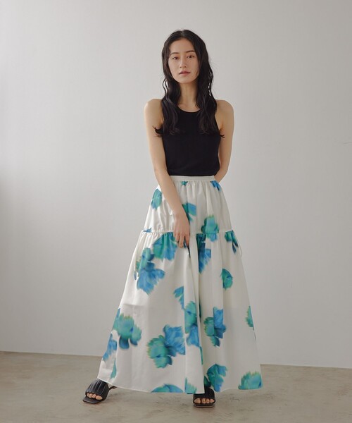 EMMEL REFINES（エメルリファインズ）の「＜EMMEL REFINES＞EM ビッグフラワー ギャザー フレアスカート（スカート・レディース・オフホワイト/ブラック・XS/S/M）」の6枚目の写真