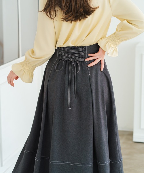 MISCH MASCH(ミッシュマッシュ)の「2026春夏新作 ポリデニム配色ステッチレースアップスカート(スカート・レディース・ブラック/ネイビー/ブルー・S/M)」の5枚目の写真