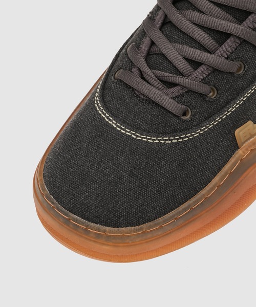 ERL(イーアールエル)の「UNISEX CAMINO LOW SKATE SNEAKERS(スニーカー・メンズ・ブラック・10/8/9)」の7枚目の写真