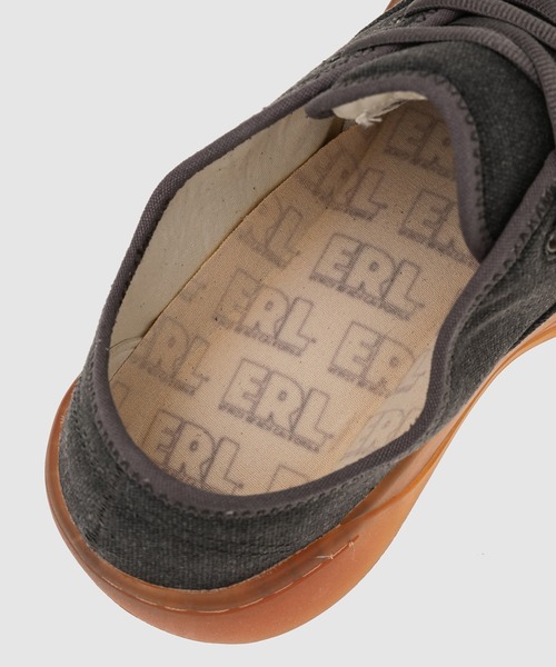 ERL(イーアールエル)の「UNISEX CAMINO LOW SKATE SNEAKERS(スニーカー・メンズ・ブラック・10/8/9)」の6枚目の写真