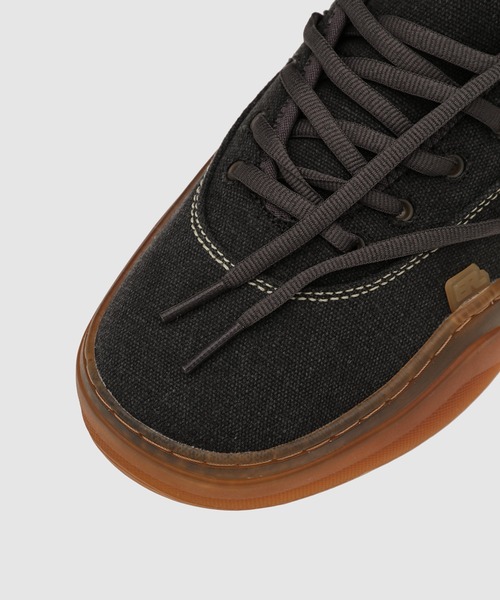 ERL(イーアールエル)の「UNISEX CAMINO LOW SKATE SNEAKERS(スニーカー・メンズ・ブラック・10/8/9)」の8枚目の写真