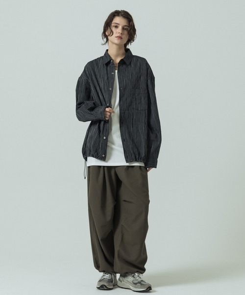SLICK（スリック）の「【SLICK/スリック】Pinstripe Tuck Jacquard Drawstring Shirt/ピンストライプ タックジャガード ドロストシャツ/レギュラーカラーシャツ（シャツ/ブラウス・メンズ・ブラック/ホワイト・1/2/3）」の21枚目の写真