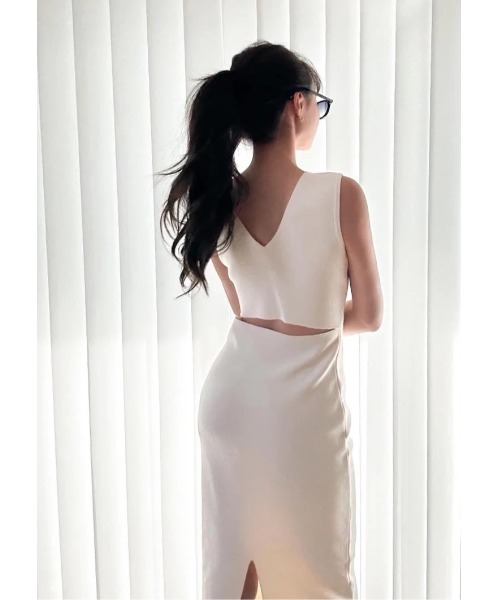 LUDICRUM(ルーディクルム)の「Backshan summer knit onepiece(ワンピース・レディース・オフホワイト/ブラック・S/M)」の2枚目の写真