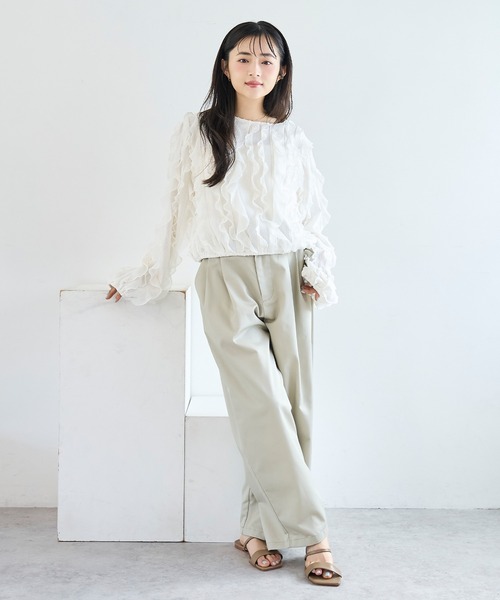mil(ミル)の「シアー フリルジャガード ブラウス 【587241】(シャツ/ブラウス・レディース・アイボリー/ブラック/ホワイト・ONESIZE)」の5枚目の写真