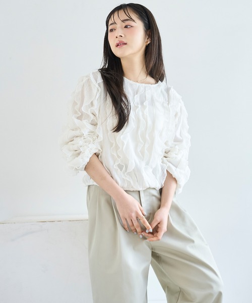 mil(ミル)の「シアー フリルジャガード ブラウス 【587241】(シャツ/ブラウス・レディース・アイボリー/ブラック/ホワイト・ONESIZE)」の8枚目の写真