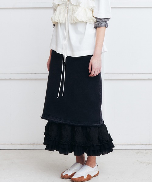 LE CIEL BLEU（ルシェルブルー）の「ウォッシュドスウェットスカートラッフルヘム / Washed Sweat Skirt Ruffle Hem（スカート・レディース・ブラック/グレー・36/38/34）」の4枚目の写真