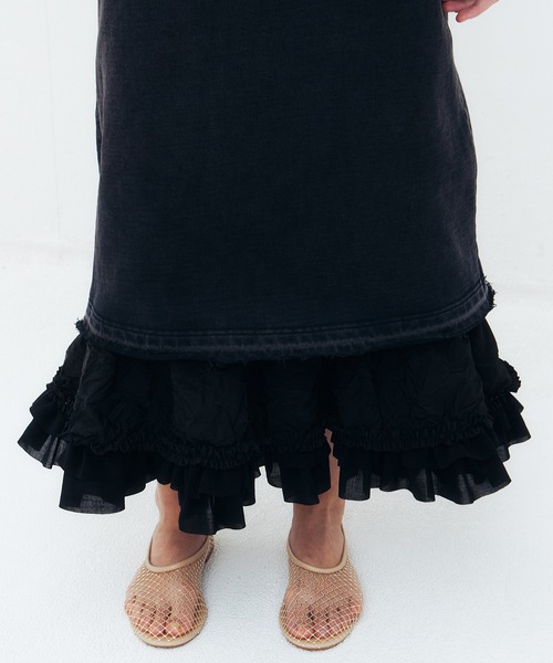 LE CIEL BLEU（ルシェルブルー）の「ウォッシュドスウェットスカートラッフルヘム / Washed Sweat Skirt Ruffle Hem（スカート・レディース・ブラック/グレー・36/38/34）」の3枚目の写真