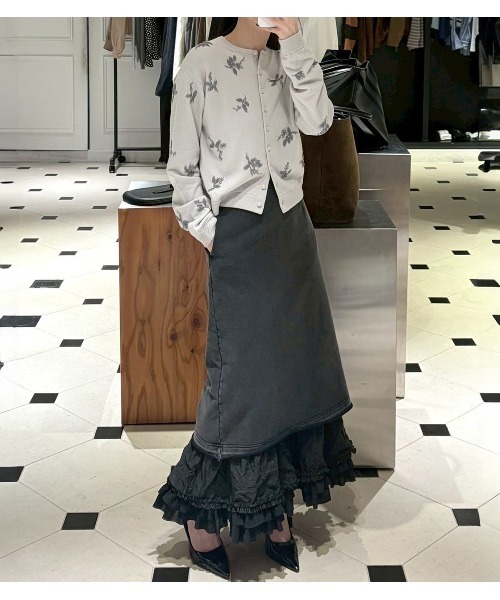 LE CIEL BLEU(ルシェルブルー)の「ウォッシュドスウェットスカートラッフルヘム / Washed Sweat Skirt Ruffle Hem(スカート・レディース・ブラック/グレー・36/38/34)」の21枚目の写真
