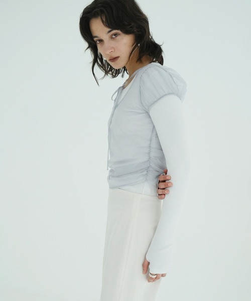 CLANE(クラネ)の「LAYERED TULLE RIBBON CUT TOPS(Tシャツ/カットソー・レディース・アイボリー/ブラック/グレー・1/2)」の13枚目の写真