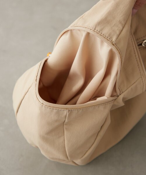 BIRTHDAY BAR（バースデイバー）の「ナイロンショルダーZIPボディバッグ（ショルダーバッグ・レディース・ブラック/ベージュ/ブルー/グリーン・0）」の16枚目の写真