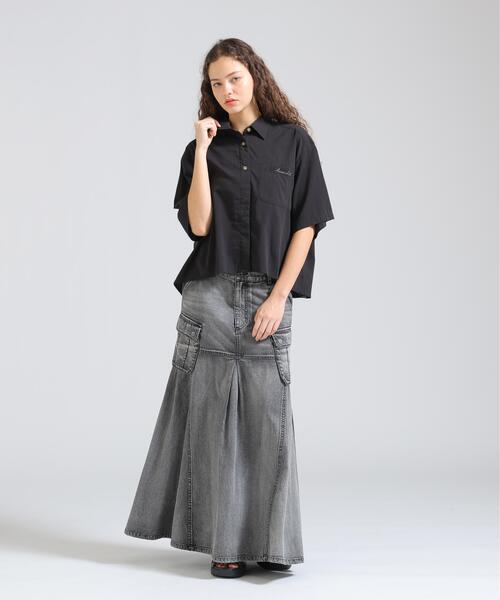 AVIREX（アヴィレックス）の「《直営店限定》H/S BACK GATHER DETAILS SHIRT（シャツ/ブラウス・レディース・ブラック/ホワイト系2/オリーブ系/レンガ・F）」の7枚目の写真