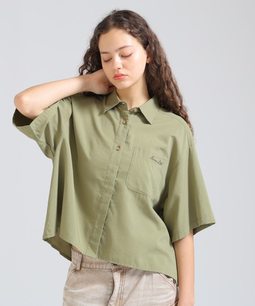 AVIREX（アヴィレックス）の「《直営店限定》H/S BACK GATHER DETAILS SHIRT（シャツ/ブラウス・レディース・ブラック/ホワイト系2/オリーブ系/レンガ・F）」の4枚目の写真