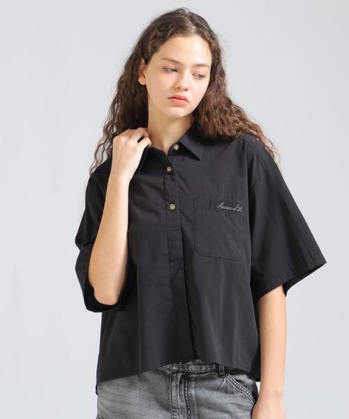 AVIREX（アヴィレックス）の「《直営店限定》H/S BACK GATHER DETAILS SHIRT（シャツ/ブラウス・レディース・ブラック/ホワイト系2/オリーブ系/レンガ・F）」の3枚目の写真