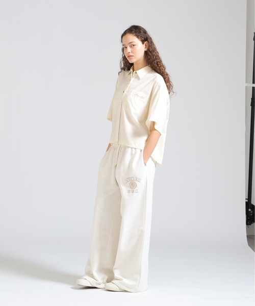 AVIREX（アヴィレックス）の「《直営店限定》H/S BACK GATHER DETAILS SHIRT（シャツ/ブラウス・レディース・ブラック/ホワイト系2/オリーブ系/レンガ・F）」の9枚目の写真