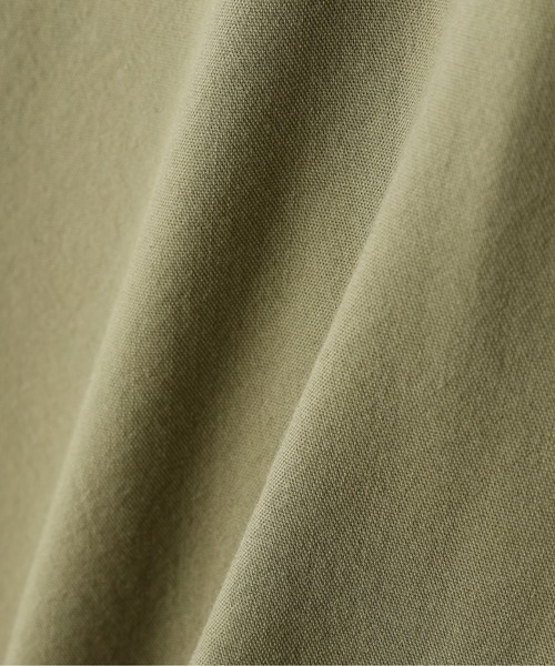 AVIREX（アヴィレックス）の「《直営店限定》H/S BACK GATHER DETAILS SHIRT（シャツ/ブラウス・レディース・ブラック/ホワイト系2/オリーブ系/レンガ・F）」の6枚目の写真