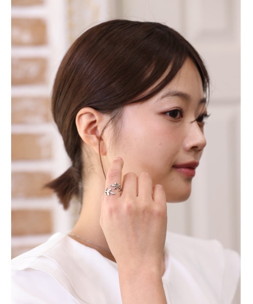 Edit Sheen（エディットシーン）の「リーフモチーフフリーリング（リング・レディース・ゴールド/シルバー・FREE）」の2枚目の写真