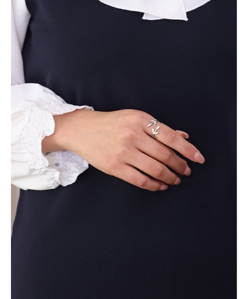 Edit Sheen（エディットシーン）の「リーフモチーフフリーリング（リング・レディース・ゴールド/シルバー・FREE）」の4枚目の写真