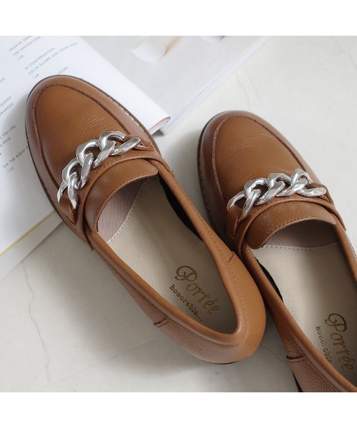 Pointer(shoes)(ポインター)の「【本革・軽量】チェーンモチーフ3.5cmヒールローファー(ローファー・レディース・シルバー/ライトブラウン/ブラック/ホワイト・24.5cm/24cm/23.5cm/23cm/22.5cm/22cm)」の3枚目の写真