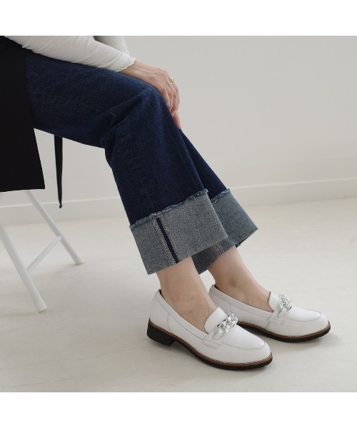 Pointer(shoes)(ポインター)の「【本革・軽量】チェーンモチーフ3.5cmヒールローファー(ローファー・レディース・シルバー/ライトブラウン/ブラック/ホワイト・24.5cm/24cm/23.5cm/23cm/22.5cm/22cm)」の20枚目の写真