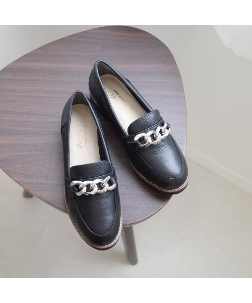 Pointer(shoes)(ポインター)の「【本革・軽量】チェーンモチーフ3.5cmヒールローファー(ローファー・レディース・シルバー/ライトブラウン/ブラック/ホワイト・24.5cm/24cm/23.5cm/23cm/22.5cm/22cm)」の6枚目の写真
