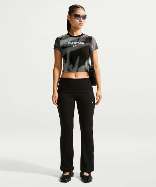 NIKE(ナイキ)の「ナイキ スポーツウェア チル ニット ウィメンズ スリム クロップド Tシャツ / Nike Sportswear Chill Knit Women's Slim Cropped T-Shirt IR7845-010 Black(Tシャツ/カットソー・レディース・ブラック・M/L/S/XL/XS)」の5枚目の写真