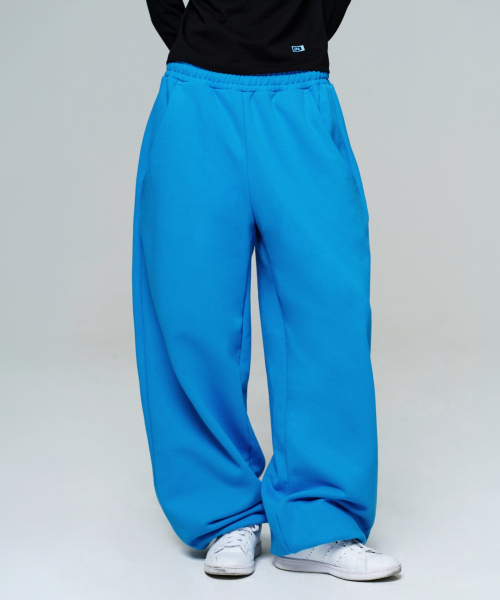 ERA（エラ）の「UNISEX ERA WIDE JOGGER SWEATPANTS - CAPRI BLUE（スウェットパンツ・レディース・ライトブルー・LARGE/MEDIUM/SMALL）」の6枚目の写真