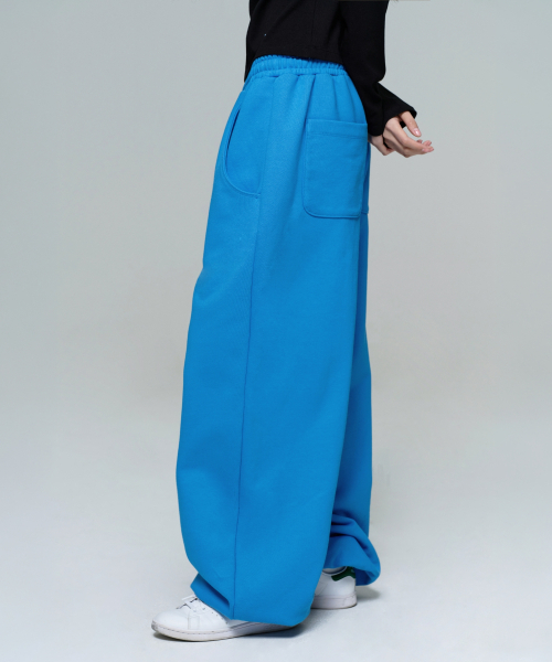 ERA（エラ）の「UNISEX ERA WIDE JOGGER SWEATPANTS - CAPRI BLUE（スウェットパンツ・レディース・ライトブルー・LARGE/MEDIUM/SMALL）」の11枚目の写真