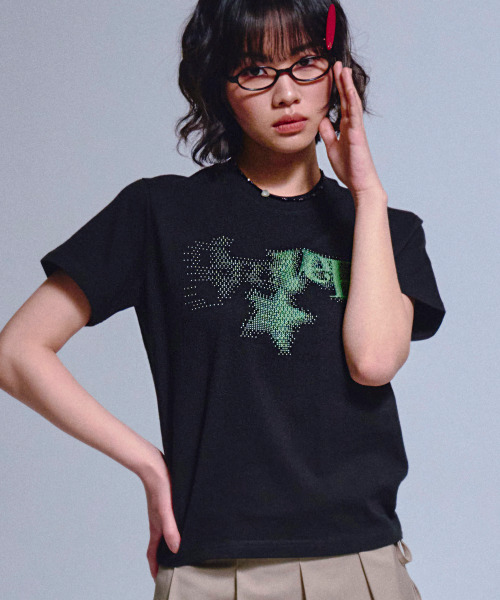GRAVER（グレーバー）の「[ウーマン]STAR PIXELスリム半袖Tシャツ_2カラー（Tシャツ/カットソー・レディース・ホワイト/ブラック・ONE SIZE）」の3枚目の写真