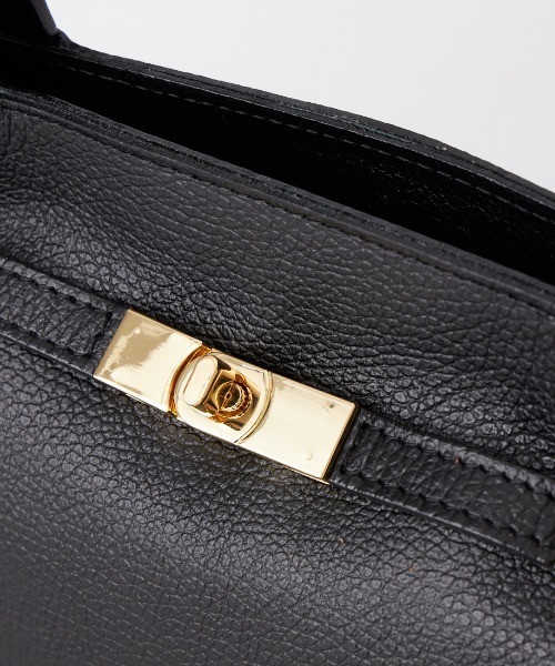 AULENTTI（オウレンティ）の「[AULENTTI/オーレンティ] DOLLARO ロングハンドル レザーバッグ（ショルダーバッグ・レディース・ブラック・F）」の13枚目の写真