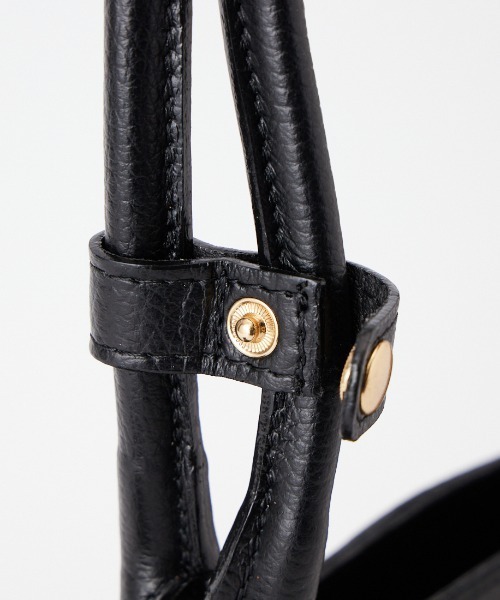 AULENTTI（オウレンティ）の「[AULENTTI/オーレンティ] DOLLARO ロングハンドル レザーバッグ（ショルダーバッグ・レディース・ブラック・F）」の15枚目の写真