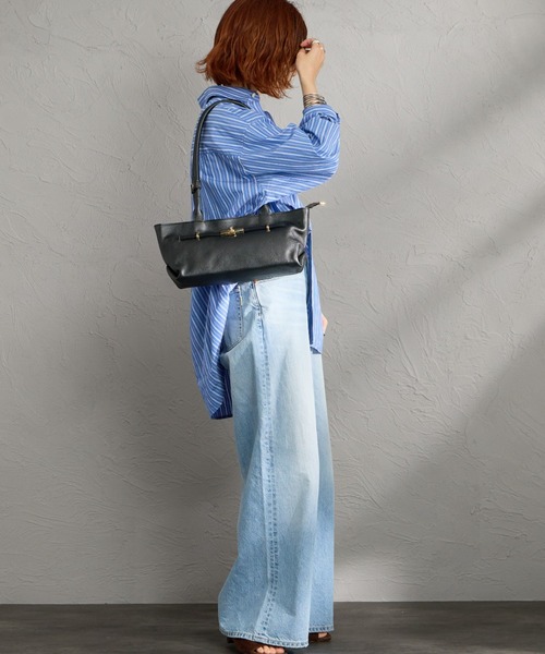 AULENTTI（オウレンティ）の「[AULENTTI/オーレンティ] DOLLARO ロングハンドル レザーバッグ（ショルダーバッグ・レディース・ブラック・F）」の5枚目の写真