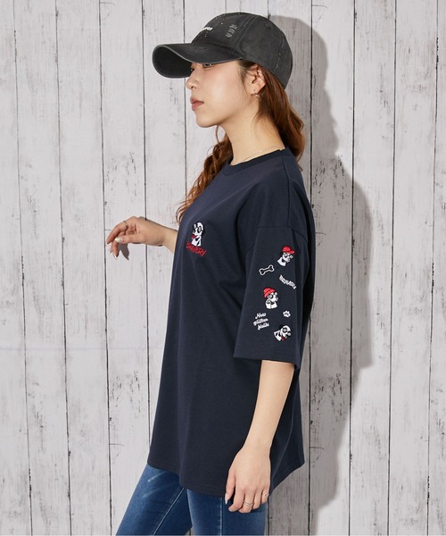 GORGE(ゴージ)の「《ドッグ刺繍×袖刺繍デザイン》Tシャツ/ストリート/春夏秋/全3色(Tシャツ/カットソー・レディース・ブラック/ホワイト/ネイビー・F)」の11枚目の写真