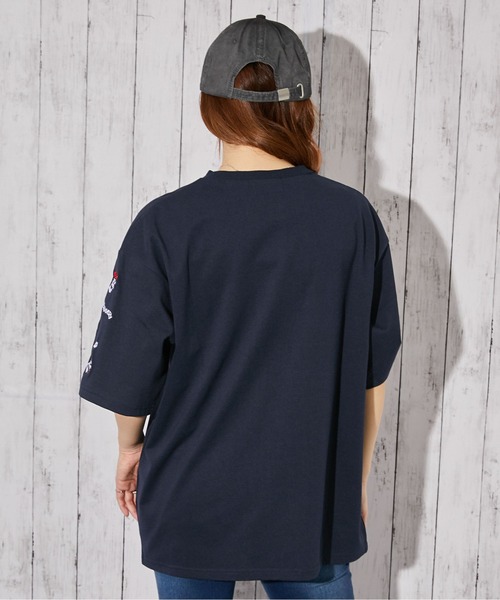 GORGE(ゴージ)の「《ドッグ刺繍×袖刺繍デザイン》Tシャツ/ストリート/春夏秋/全3色(Tシャツ/カットソー・レディース・ブラック/ホワイト/ネイビー・F)」の12枚目の写真