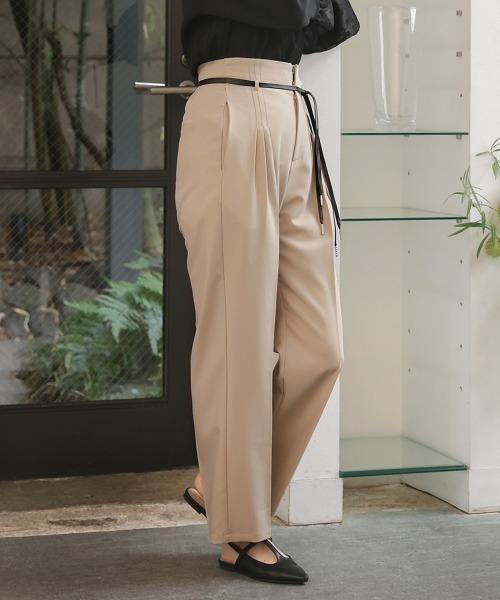 Bab(バブ)の「ベルト付きハイウエストスラックス(その他パンツ・レディース・アイボリー/ベージュ・LARGE/MEDIUM/SMALL)」の1枚目の写真