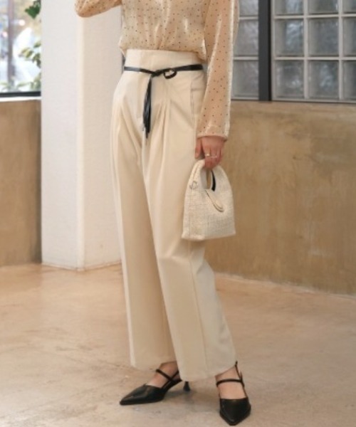 Bab(バブ)の「ベルト付きハイウエストスラックス(その他パンツ・レディース・アイボリー/ベージュ・LARGE/MEDIUM/SMALL)」の2枚目の写真
