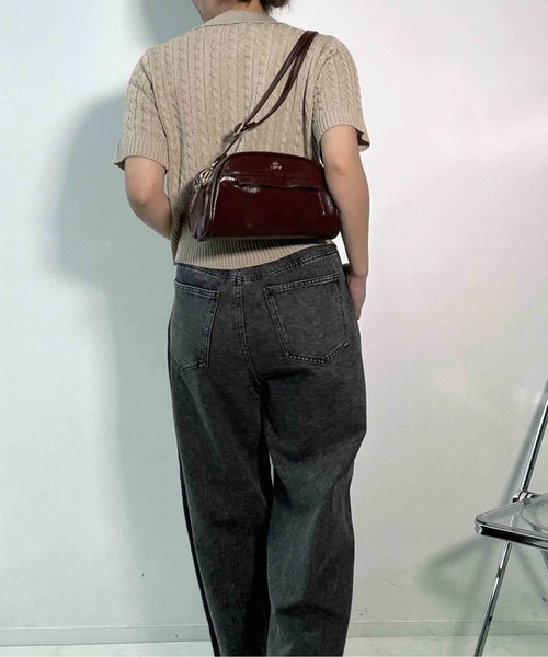 AS KNOW AS plus(アズノゥアズプラス)の「〇ダメージ加工 ルーズストレート デニムパンツ(デニムパンツ・レディース・ブラック系/ブルー系/サックスブルー系・FREE)」の6枚目の写真