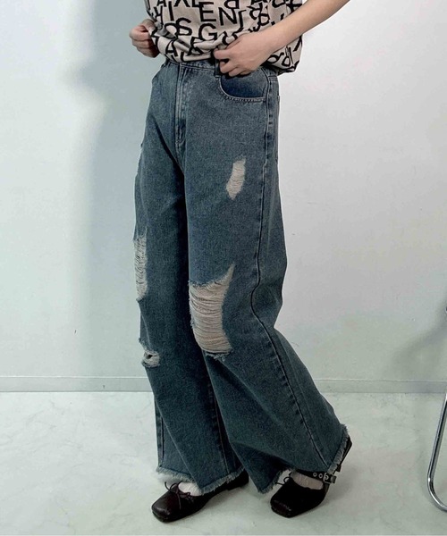 AS KNOW AS plus(アズノゥアズプラス)の「〇ダメージ加工 ルーズストレート デニムパンツ(デニムパンツ・レディース・ブラック系/ブルー系/サックスブルー系・FREE)」の8枚目の写真
