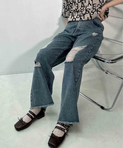 AS KNOW AS plus(アズノゥアズプラス)の「〇ダメージ加工 ルーズストレート デニムパンツ(デニムパンツ・レディース・ブラック系/ブルー系/サックスブルー系・FREE)」の9枚目の写真