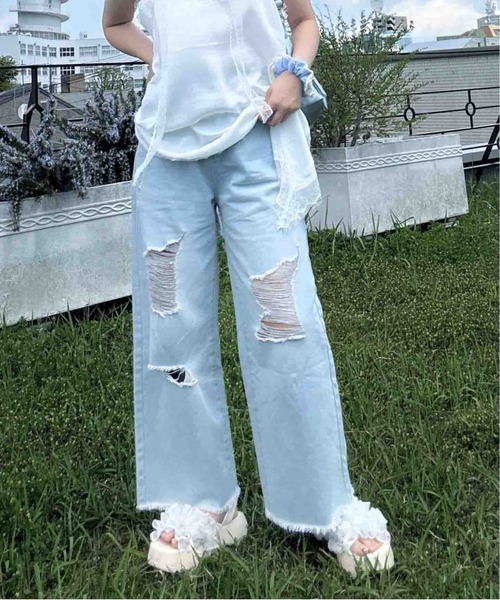 AS KNOW AS plus(アズノゥアズプラス)の「〇ダメージ加工 ルーズストレート デニムパンツ(デニムパンツ・レディース・ブラック系/ブルー系/サックスブルー系・FREE)」の16枚目の写真