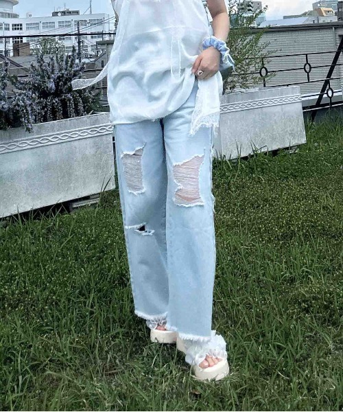AS KNOW AS plus(アズノゥアズプラス)の「〇ダメージ加工 ルーズストレート デニムパンツ(デニムパンツ・レディース・ブラック系/ブルー系/サックスブルー系・FREE)」の17枚目の写真