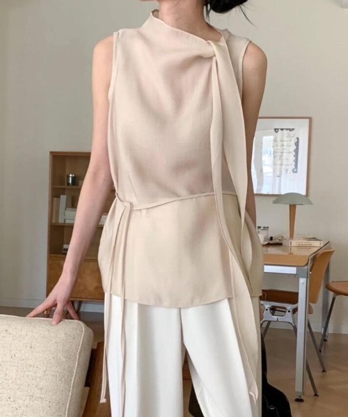 semplice（センプリチェ）の「ノースリーブ ブラウス（タンクトップ・レディース・ブルー/グリーン/ベージュ/ホワイト・F）」の12枚目の写真