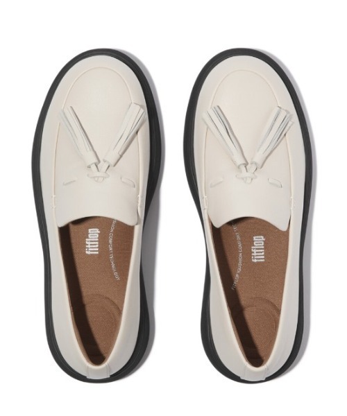 fitflop（フィットフロップ）の「iQ-COMFF タッセル レザー ローファー（ローファー・レディース・ブラック/ベージュ系・US5/US6.5/US6/US5.5/US8/US7.5/US7）」の6枚目の写真