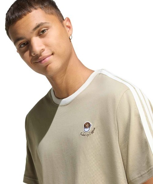 adidas(アディダス)の「アディダス adidas ラックス コーヒー カフェ カップ グラフィック 半袖Tシャツ(Tシャツ/カットソー・メンズ・オフホワイト/ブラウン/ブラウン系その他/ブラック・S/M/L/LL/3L)」の10枚目の写真