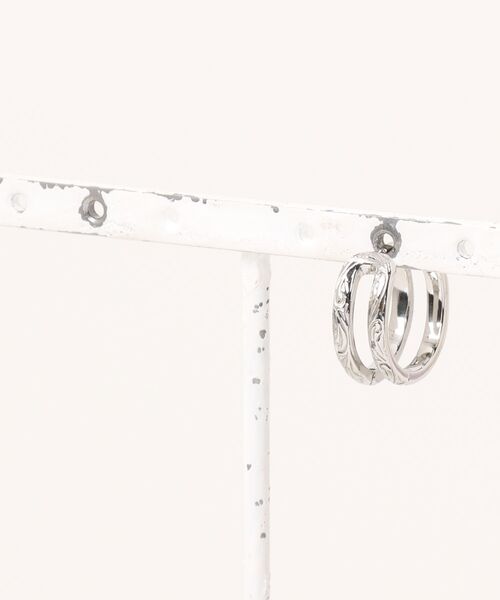 IRIEBEACH(アイリービーチ)の「parallel hoop pierce/【ハワイアンジュエリー】【サージカルステンレス】【金属アレルギー対応】【IRIEBEACH / アイリービーチ】つけっぱなしOK(ピアス(片耳用)・レディース・シルバー/ピンク/ゴールド・FREE)」の14枚目の写真