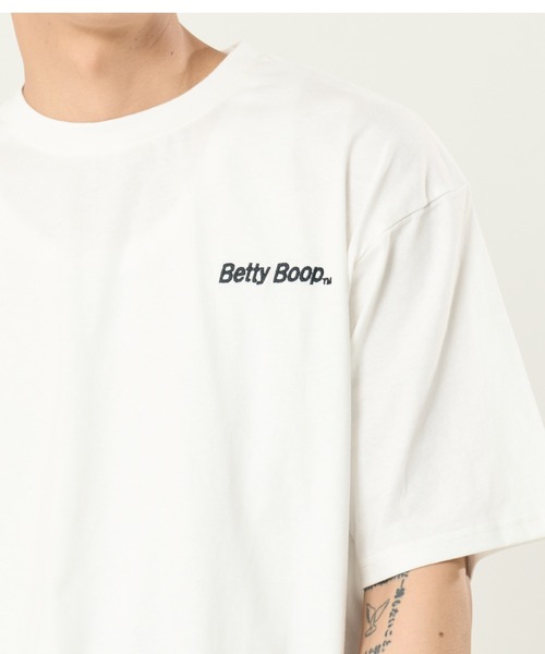 BETTY BOOP(ベティ・ブープ)の「BETTYウイングTEE(M1)(Tシャツ/カットソー・メンズ・ホワイト/オートミール/ブラック・MEDIUM/LARGE/X-LARGE)」の7枚目の写真