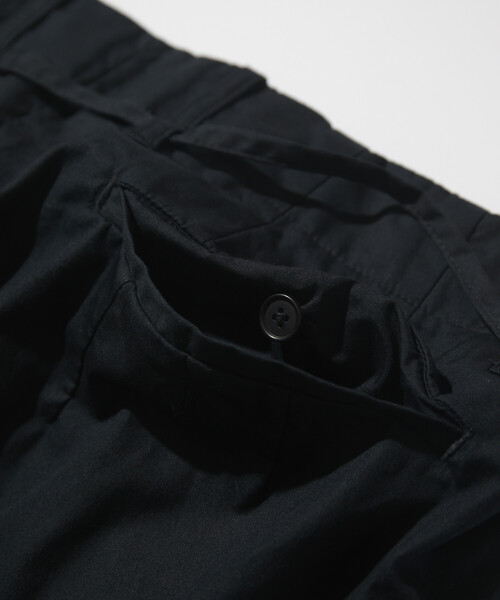 CAHLUMN(カウラム)の「CAHLUMN/カウラム Broadcloth 2Tuck Trousers(チノパンツ・メンズ・ブラウン/ネイビー・MEDIUM/LARGE/X-LARGE/XX-LARGE)」の15枚目の写真