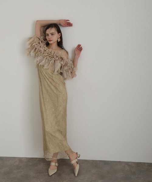 atlo(アトロ)の「ミモレ丈&ノースリーブ フォーマル グリッター オフショルダー Iライン セレモニー 結婚式二次会 パーティードレス オケージョンドレス お呼ばれ 同窓会成人式(ドレス・レディース・イエロー/チャコール/グレー・M)」の13枚目の写真